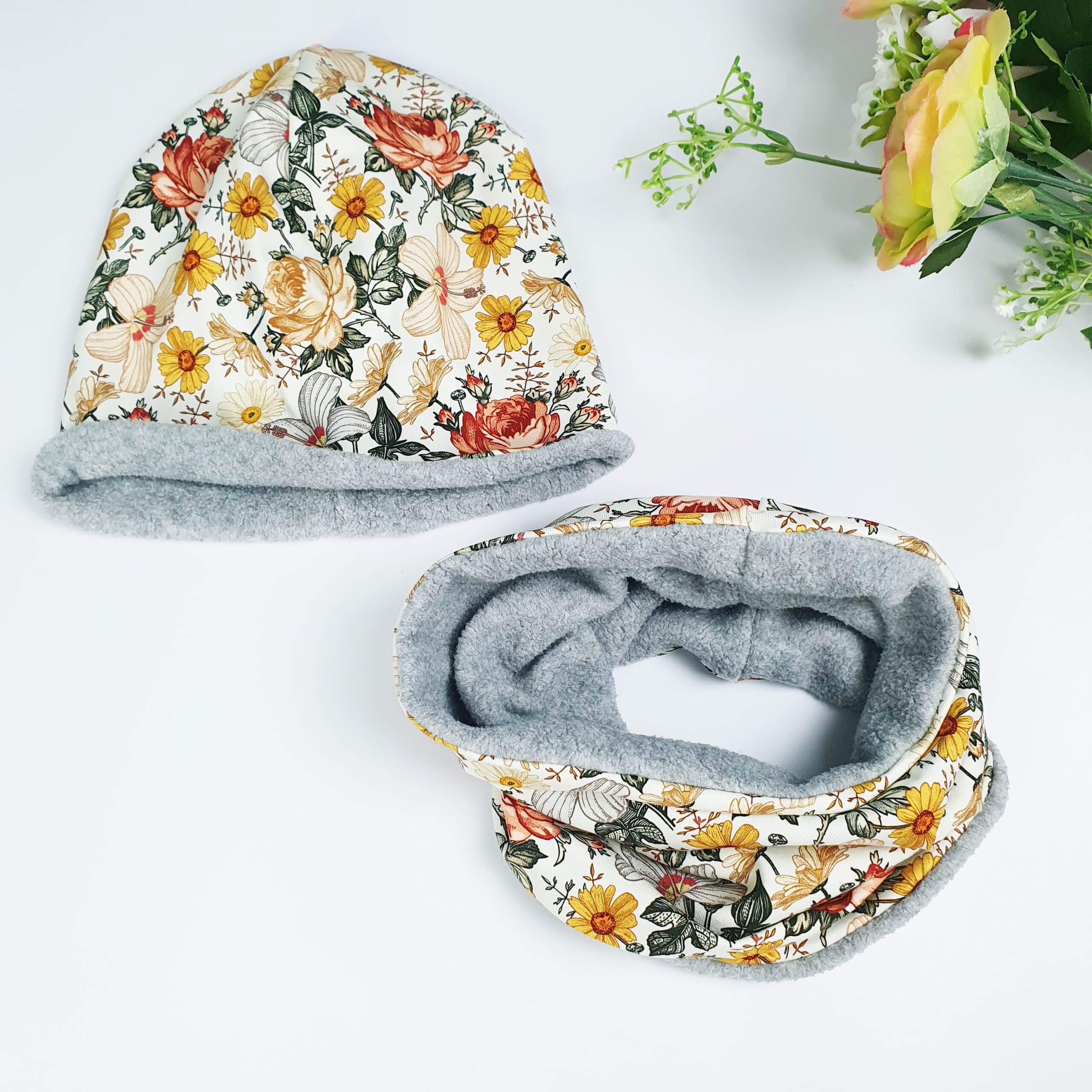 Set Beanie & Loop KU 50 - 52cm / 2-4 Jahre Winter Flower Garden – Bild 3